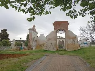 Los vándalos se hacen con los antiguos restos del Cementerio de San Miguel