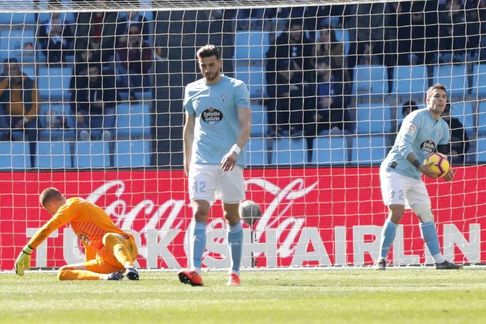 El Celta - Levante, en imágenes. // M.G. Brea | R. Grobas | EFE