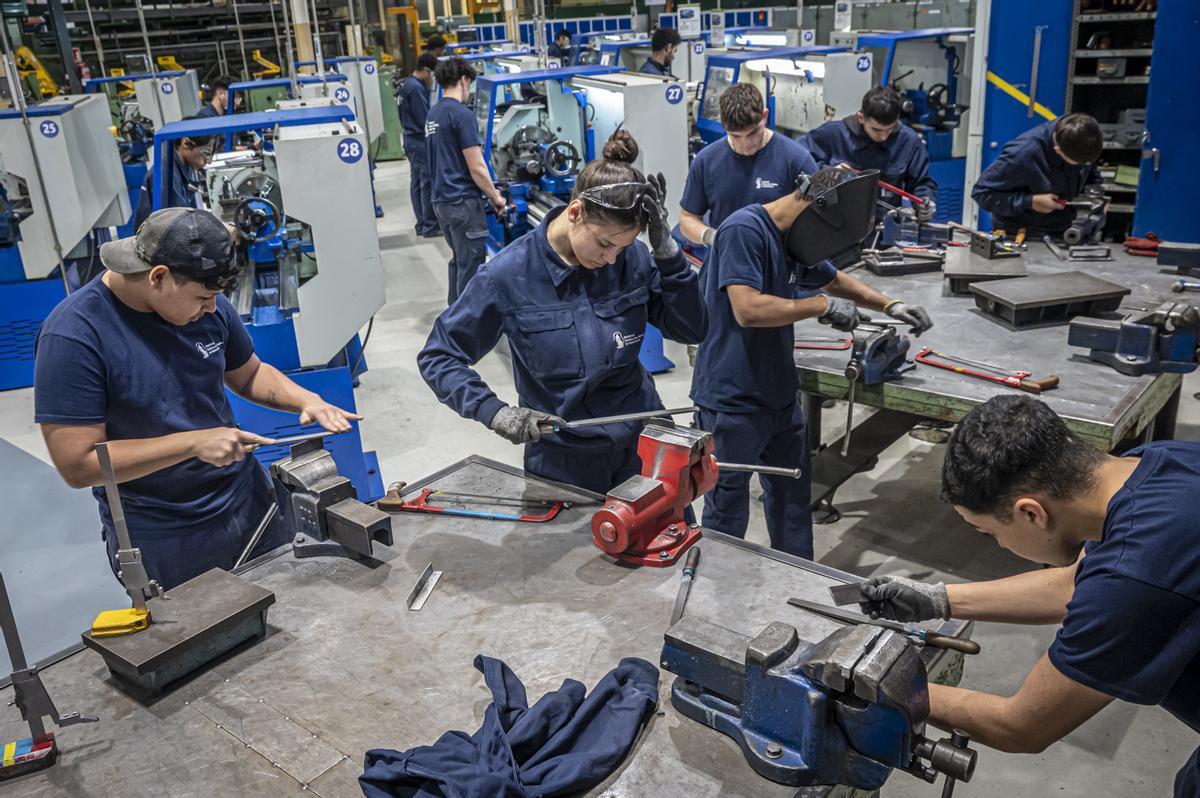 Alumnos de FP en la Escuela Industrial de Barcelona