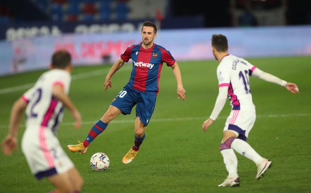 Levante - Real Valladolid, en imágenes