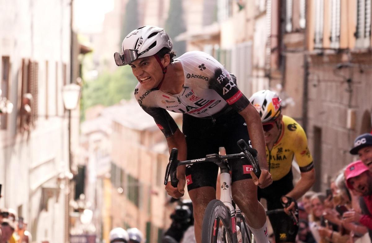 Del Toro, nuevo líder