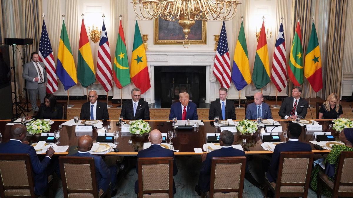 El presidente Trump reunido con los presidentes de los países africanos en la Casa Blanca, este miércoles.