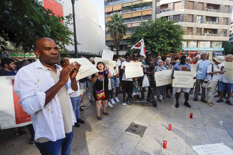 Manifestación en València contra los fallecidos en la valla de Melilla