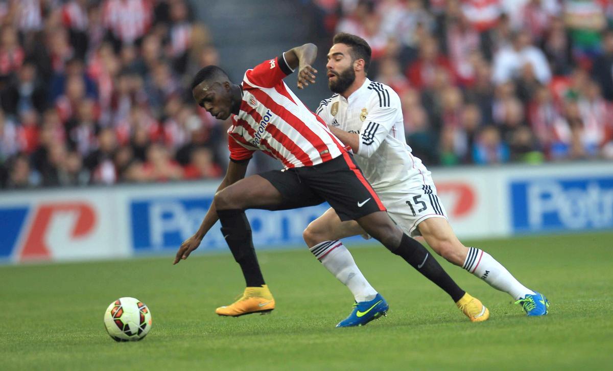 Iñaki Williams y Dani Carvajal en el Athletic 1 - Real Madrid 0 jugado en 2015.