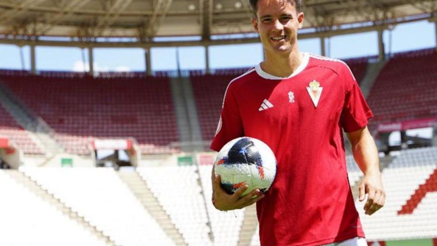 Pablo Larrea en su presentación como jugador grana.