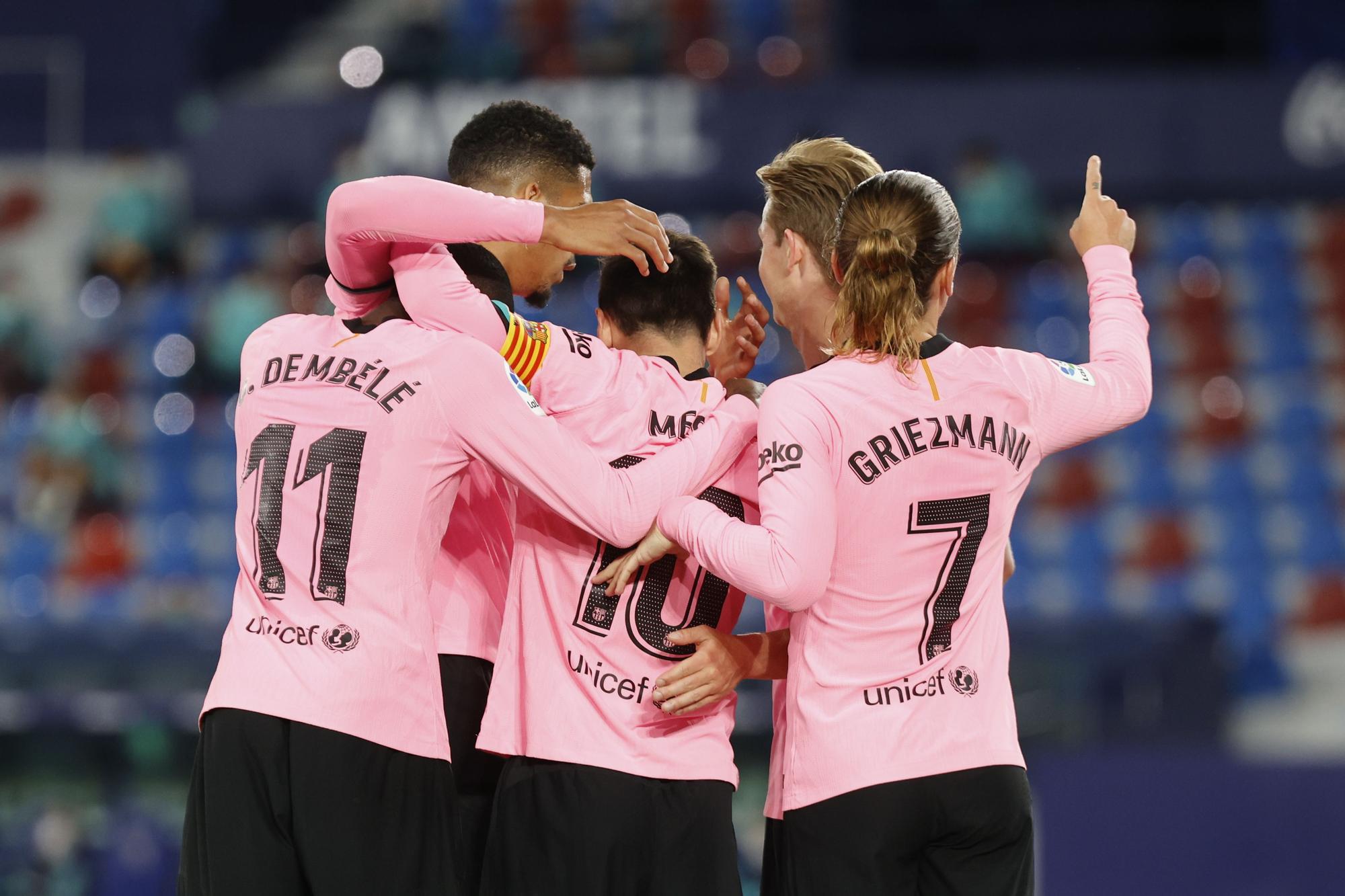 Las imágenes del empate entre el Levante y Barcelona en el Ciutat de València