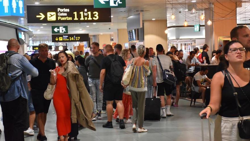 El aeropuerto de Ibiza cerró octubre con un 9,2% más de pasajeros que antes del covid