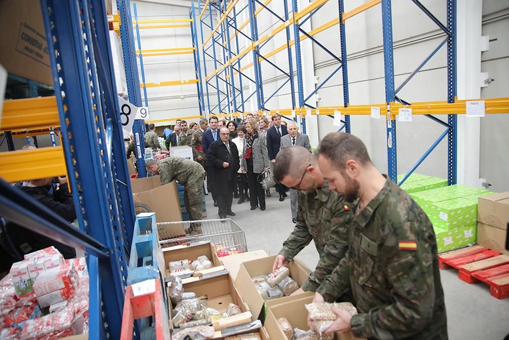 La Reina Sofía visita el Banco de Alimentos en Córdoba