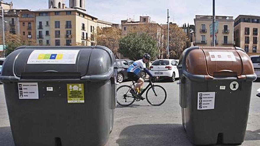 Contenidors de recollida selectiva a Girona.