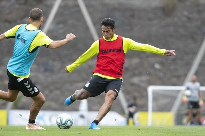 23.07.19. Las Palmas de Gran Canaria. Fútbol segunda división pretemporada 2019/20. Entrenamiento de la UD Las Palmas en Barranco Seco. Foto Quique Curbelo  | 23/07/2019 | Fotógrafo: Quique Curbelo