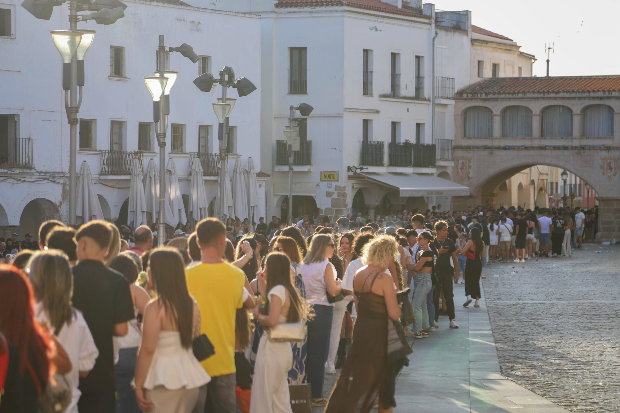 Colas para el concierto de Cano en Badajoz