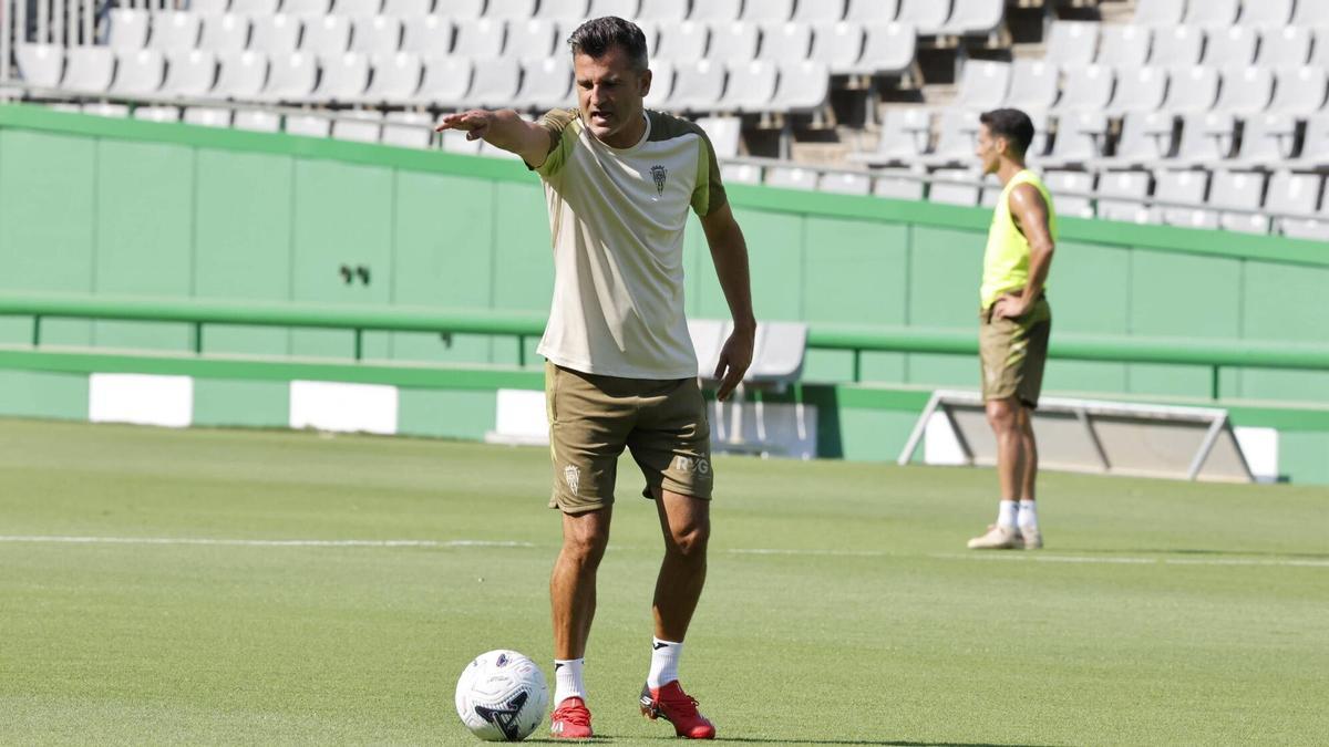 Iván Ania, entrenador del Córdoba CF: "Hemos encajado más goles de lo esperado"