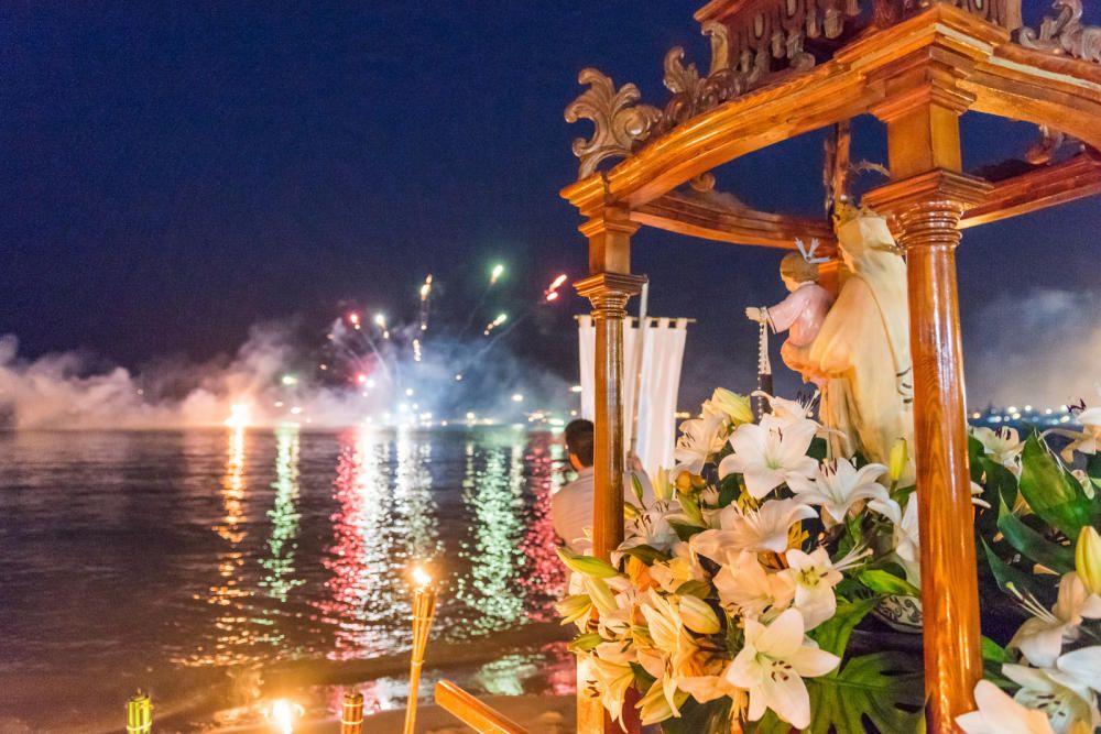 FUERTEVENTURA - Procesión nocturna de la Virgen del Carmen en Corralejo -19-7-17