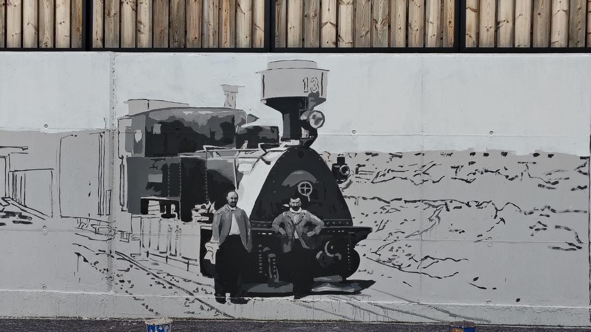 Una imatge del mural en ple procés de creació