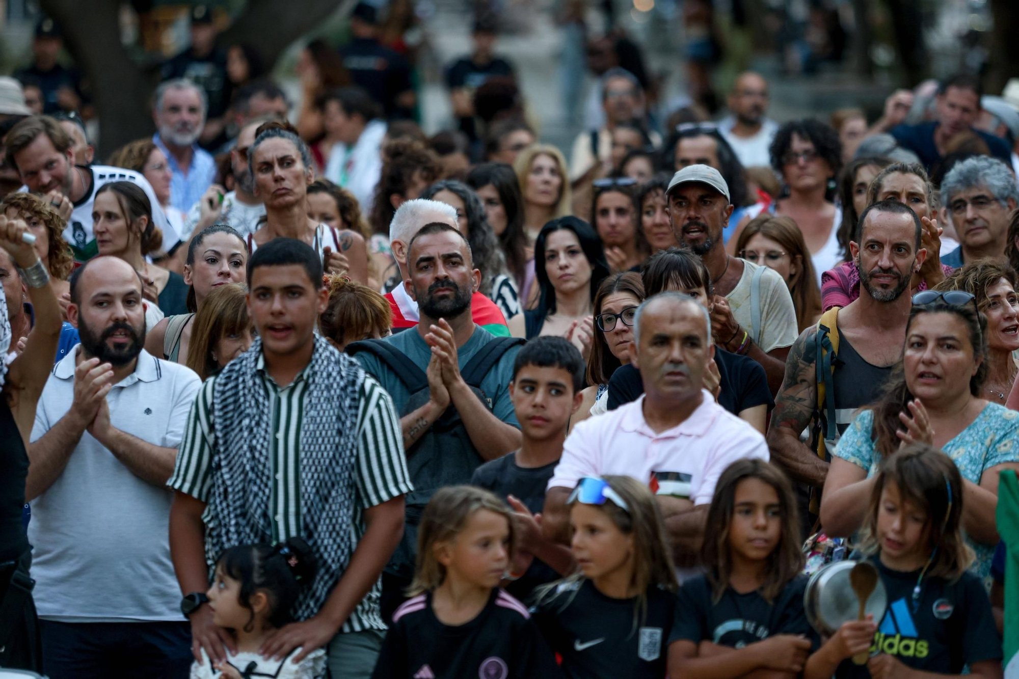 Concentración/Cacerolada convocada por la Plataforma de Solidaridad con el Pueblo Palestino bajo el lema Stop Holocausto Palestino