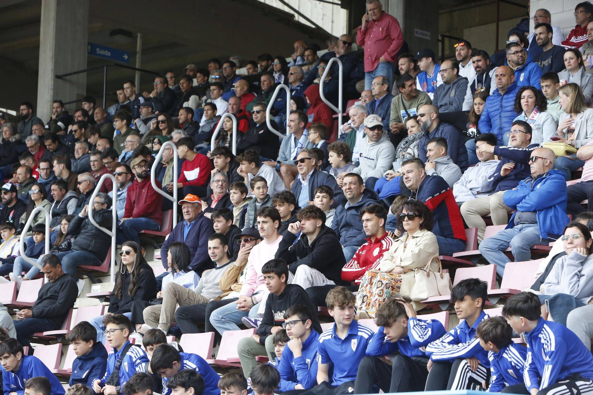 Compos - Tarazona: búscate en la grada