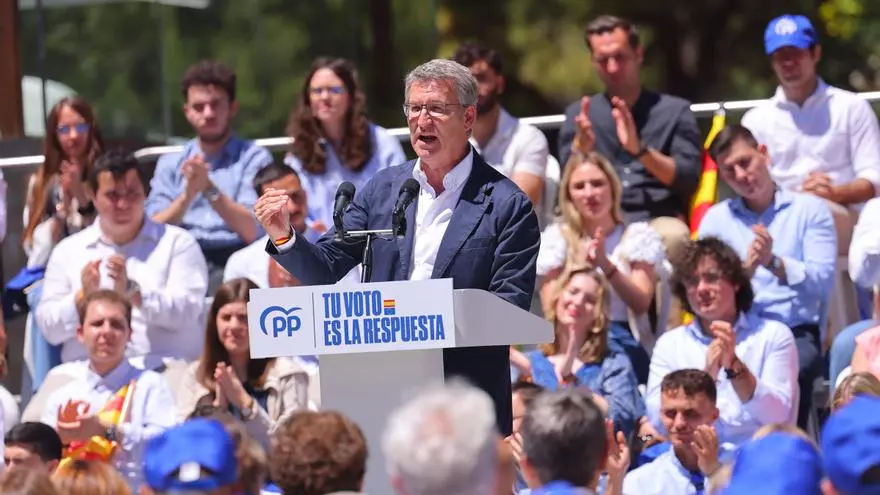 Feijóo anuncia un acuerdo entre las CC.AA del PP para implantar una EBAU única en España