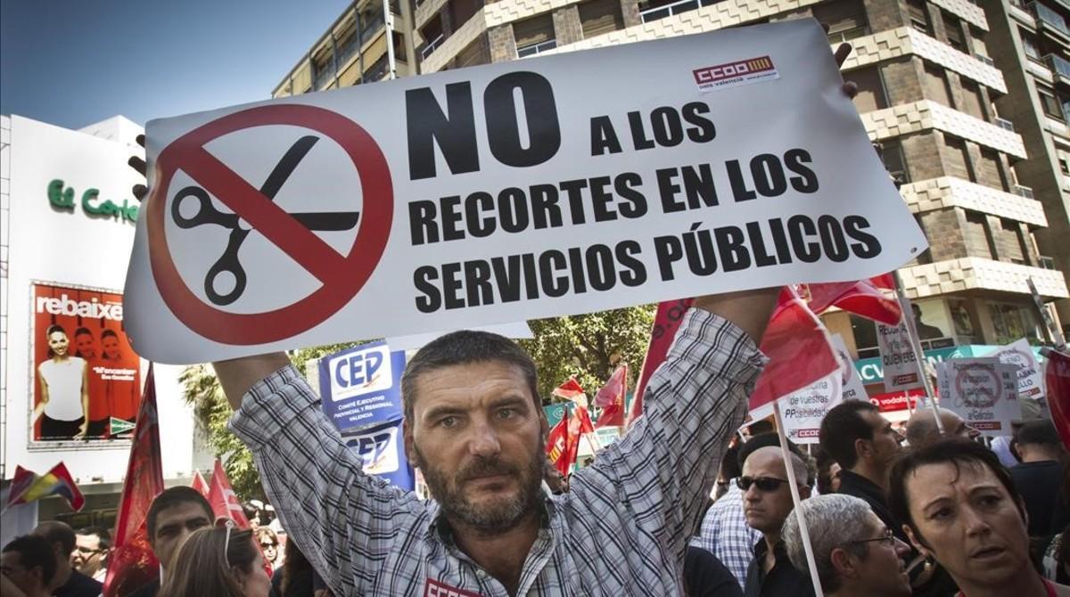 Manifestación de funcionarios contra los recortes del Gobierno de Rajoy.  