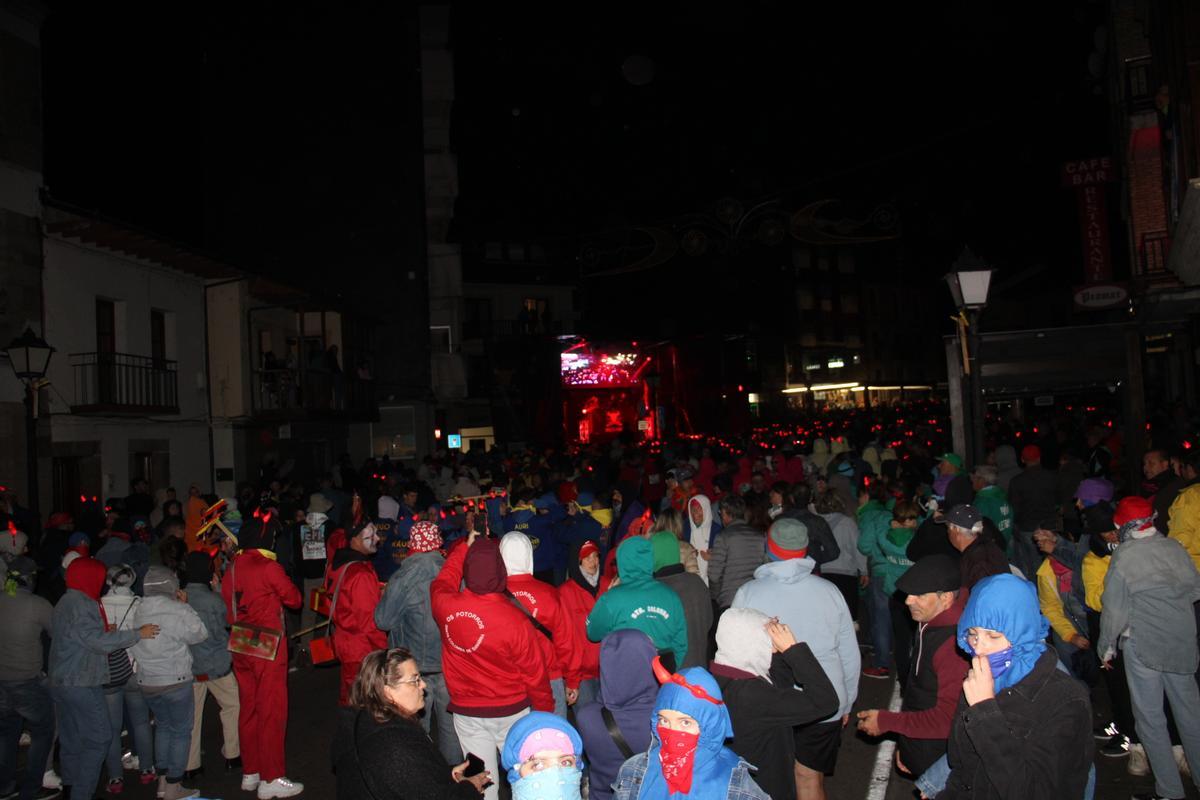 GALERÍA | Los toros llenan puebla de Sanabria de pólvora y chispas