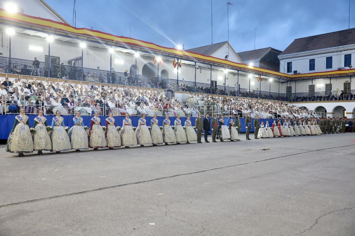 Homenaje de las Fuerzas Armadas y Guardia Civil a las Fallas de València de 2024