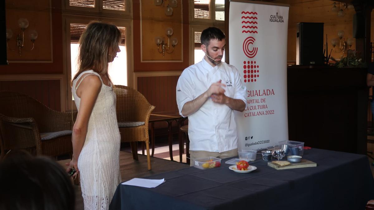 La conversa del xef David Andrés amb la directora de la revista Cuines, Judith Càlix