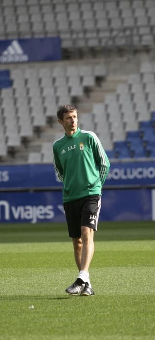 Entrenamiento del Real Oviedo de fútbol en el Carl