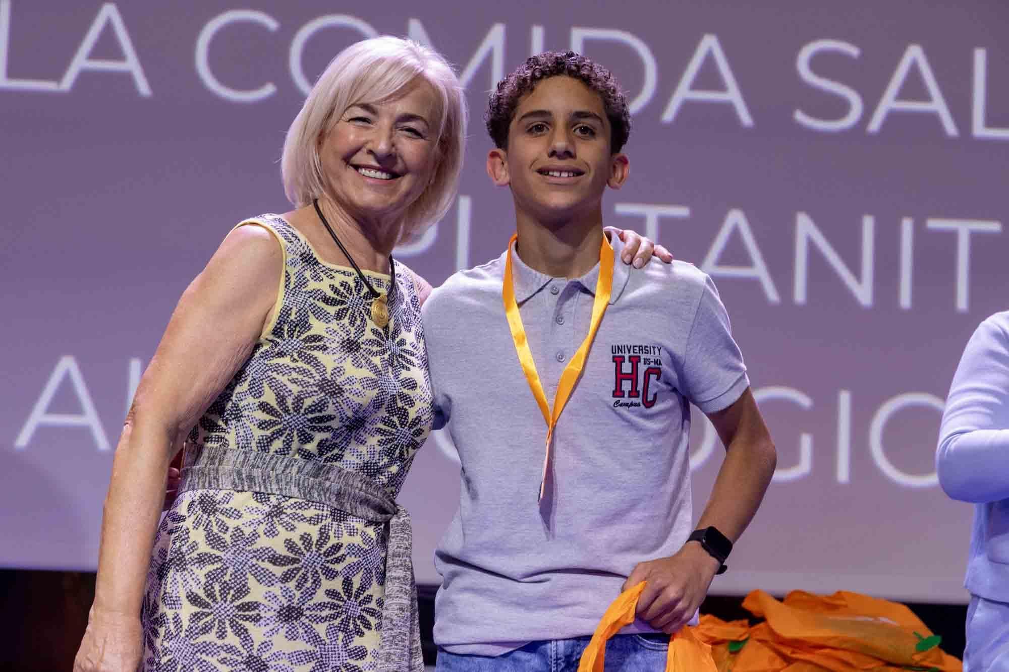 Entrega de premios del concurso infantil de relatos cortos "Cuéntame un cuento para comer" en el Club INFORMACIÓN organizado por COES