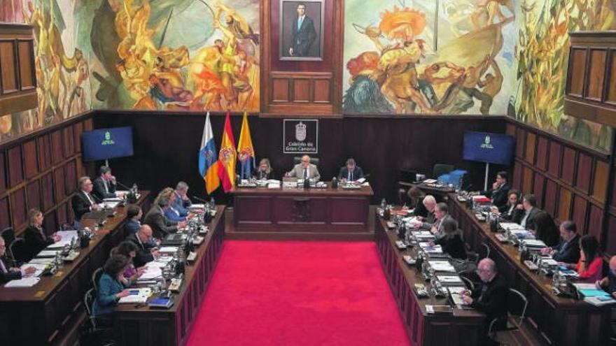 Tres sindicatos llevan a los tribunales los últimos nombramientos del Cabildo