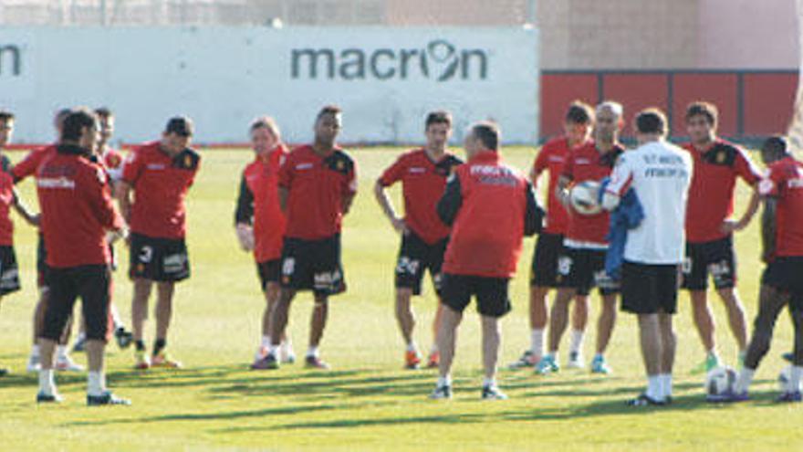 El Mallorca y el Zaragoza dirimen los puntos de la permanencia