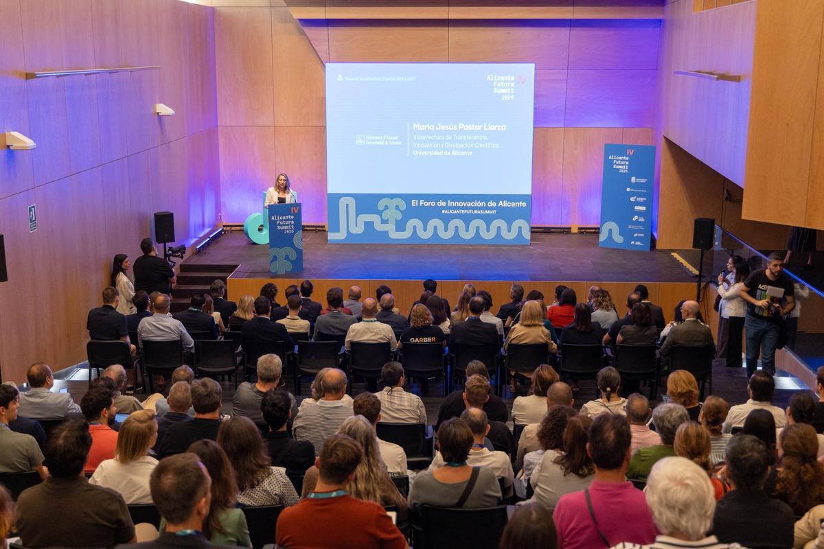 La vicerrectora de Transferencia, Innovación y Divulgación Científica de la Universidad de Alicante, María Jesús Pastor Llorca, destacó el papel del Parque Científico de la Universidad de Alicante.