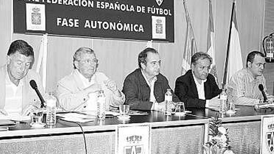 Por la izquierda, Pañeda, Martínez, Riego, Muñiz y Sampedro.