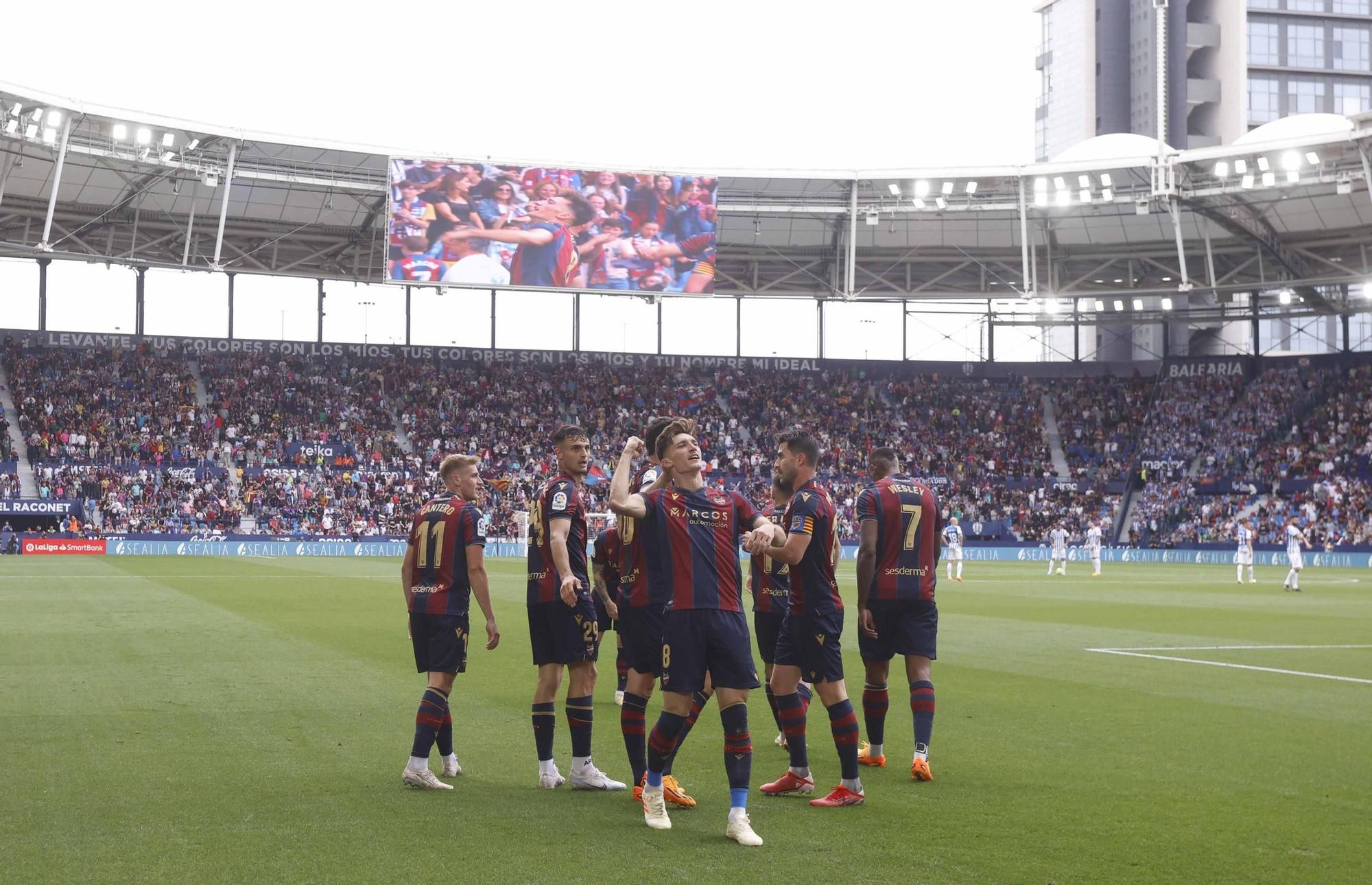 Las mejores imágenes del Levante UD - Deportivo Alavés