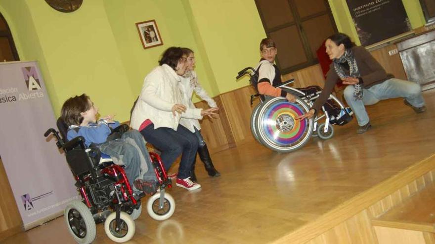 Uno de los talleres de danza llevados a cabo con alumnos del Centro Obregón de Valladolid.