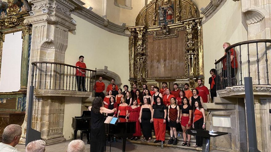 El Coro Joven de Gijón hace mucho más que cantar