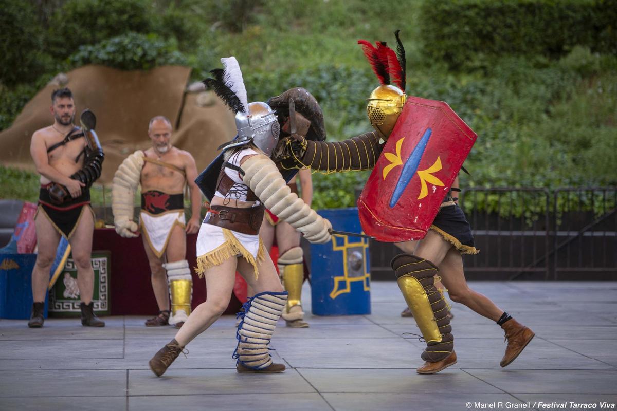 Una recreación de una lucha entre gladiadores, durante el festival Tarraco Viva de Tarragona.