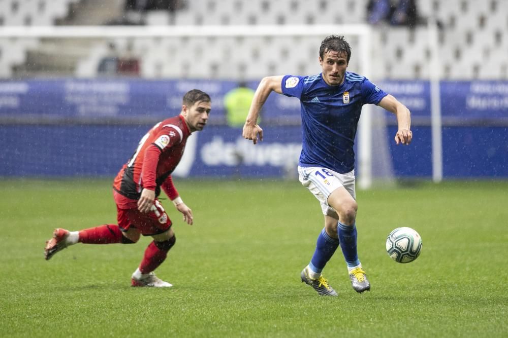 El partido entre el Real Oviedo y el Rayo Vallecano, en imágenes