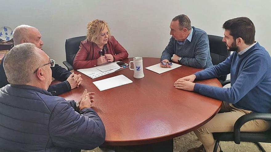 Imagen de la reunión entre Joan Baldoví y Pepa Prats.