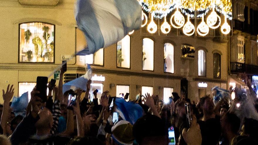 La Costa del Sol se tiñó de albiceleste para festejar el título mundial de Argentina