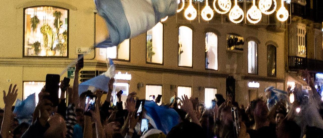 Así sonaba el '¡Muchachos!' de la afición de Argentina en la calle Larios