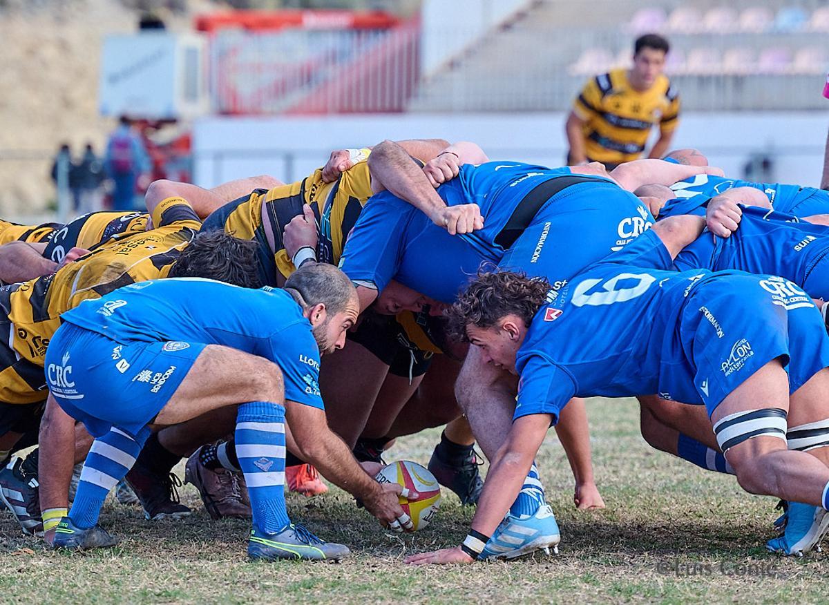 El Huesitos La Vila no pudo con el líder.