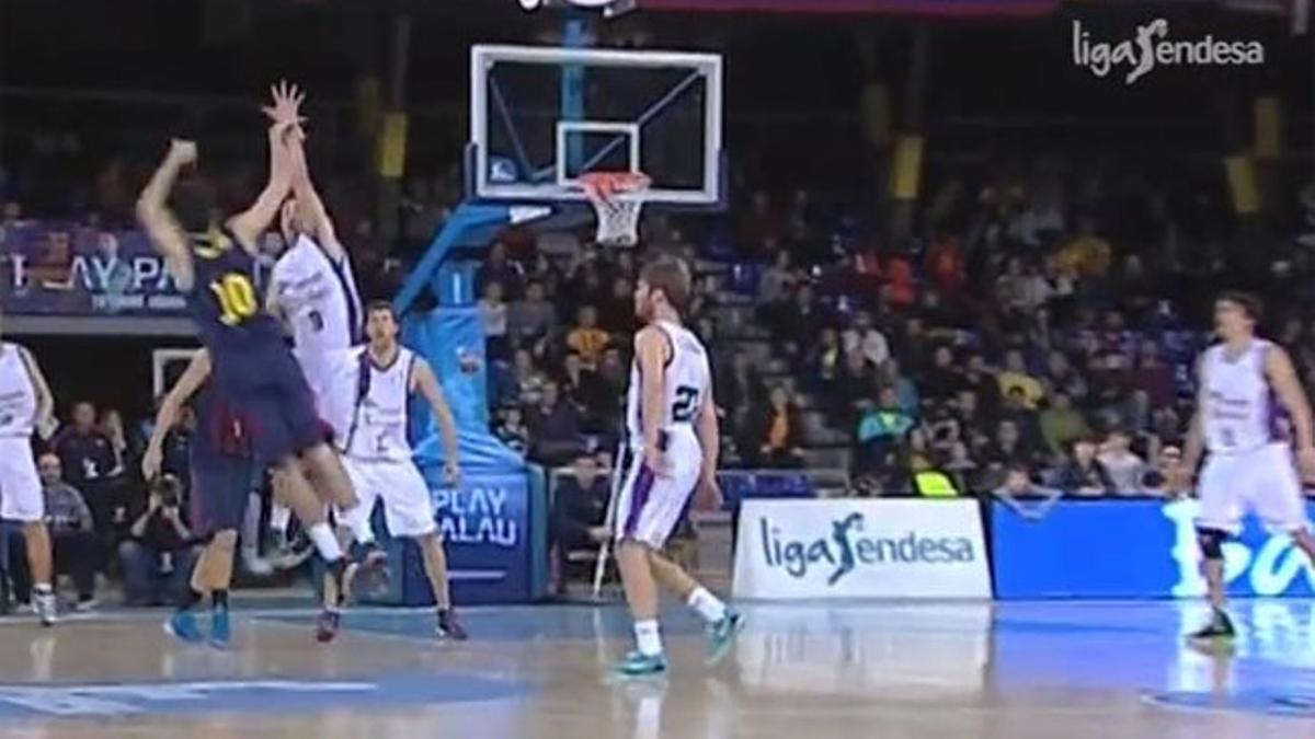 Abrines metió un triple inverosímil