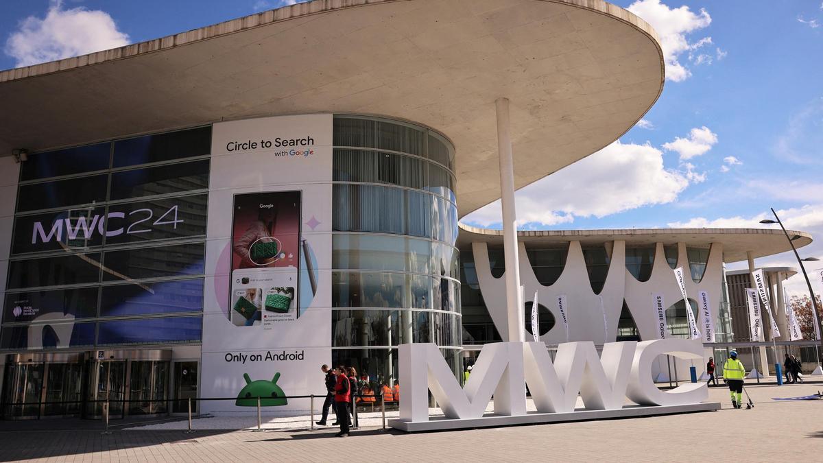 Últimos preparativos antes del inicio del MWC.