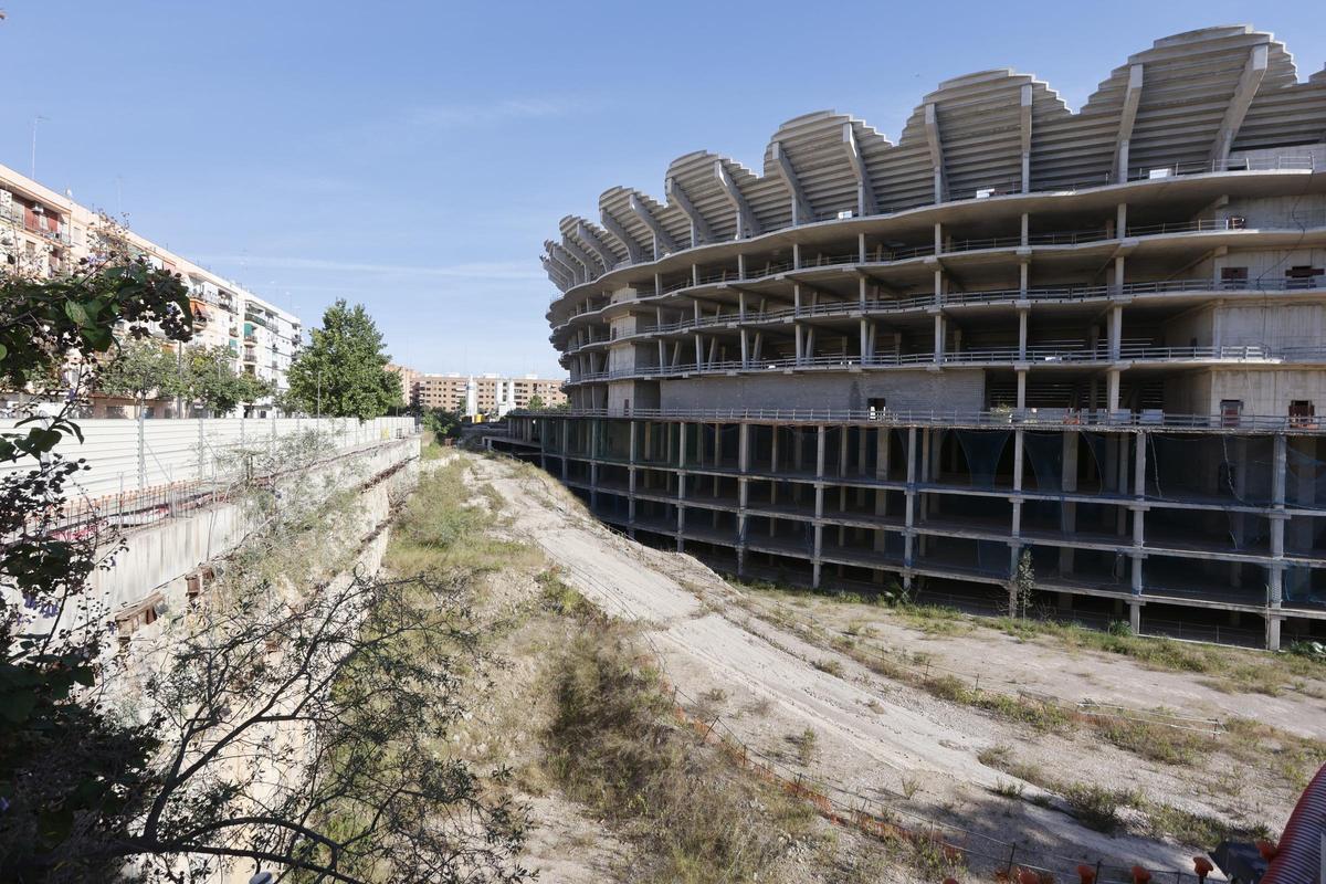 Vista del nuevo Mestalla cin acabar de construir.
