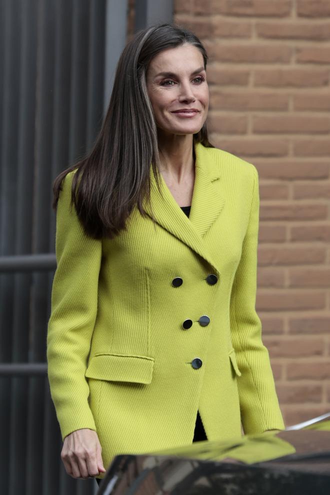 La reina Letizia con la chaqueta de Hugo Boss que estrenó en noviembre.