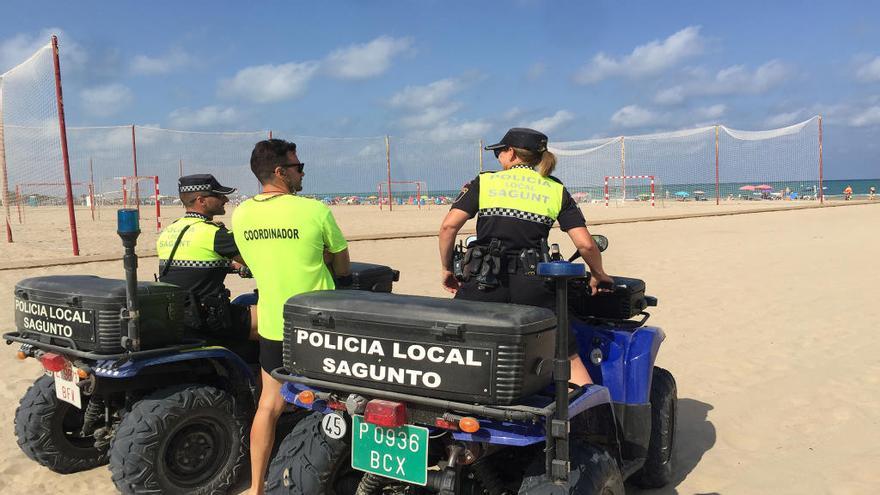 Un patrulla de Policía Local de Playas