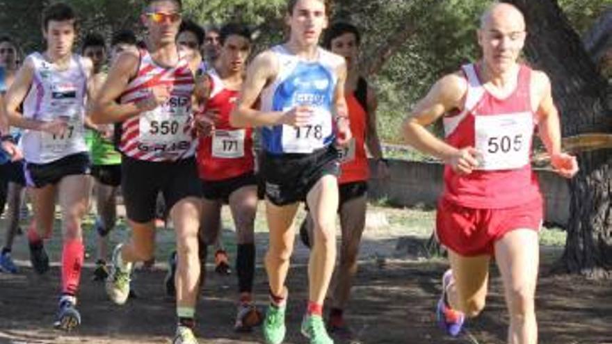 Carrera de la categoría juvenil-júnior y veteranos.