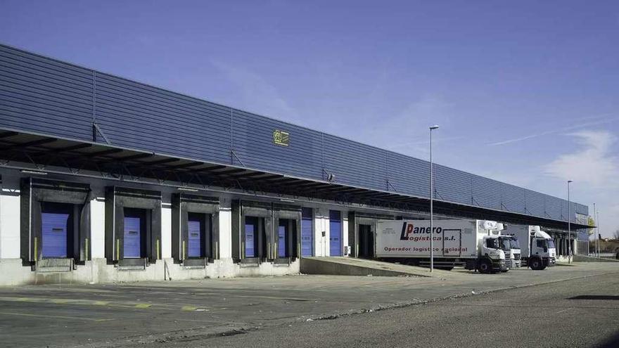 Nave E del Centro de Transportes y Logística de Benavente.