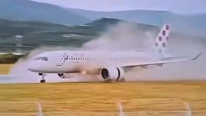Un avión con 132 pasajeros se sale de la pista al despegar en Croacia sin causar heridos