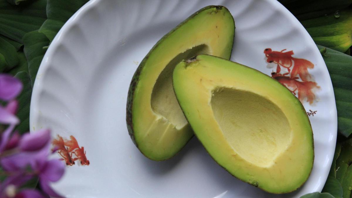 Un frutero español desvela el misterio del aguacate sin hueso: "Aborto de aguacate"
