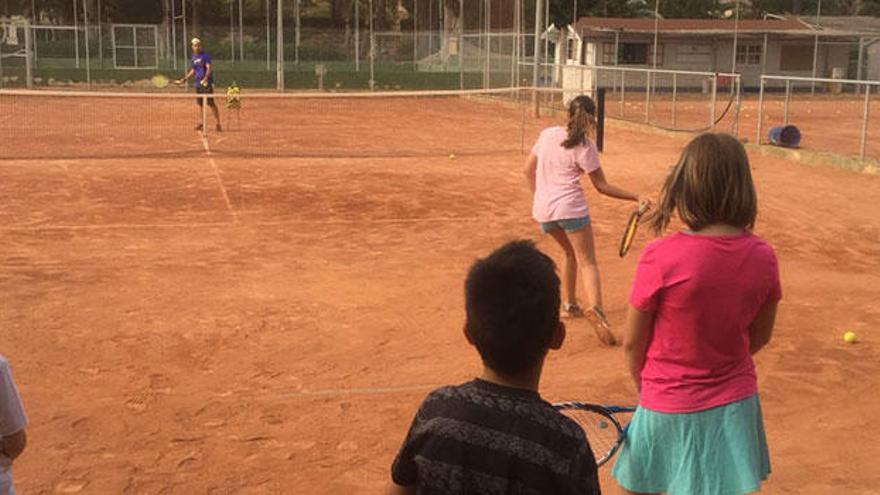 Campus multideportivo con zumba, tenis, pádel y mucho más en Sportclub